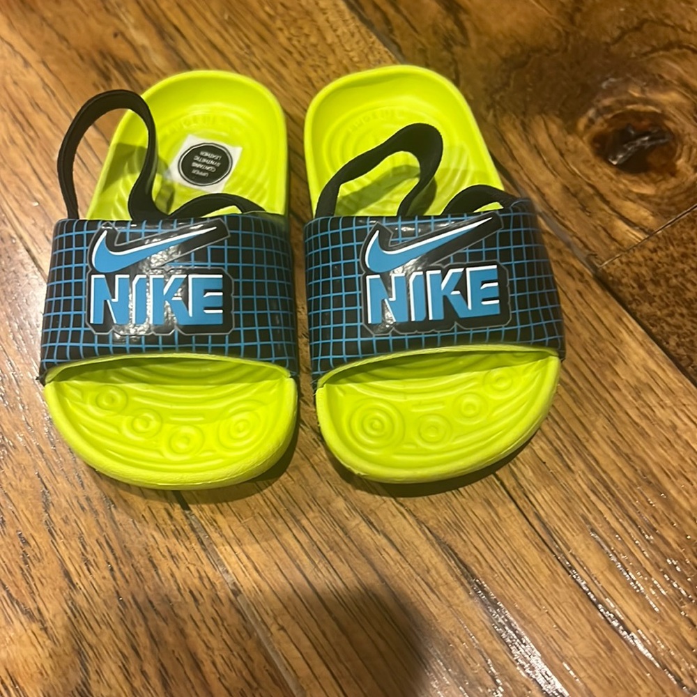 Baby shoes size 1